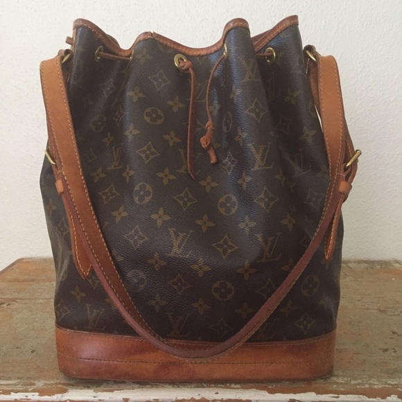 Louis Vuitton Handbags - Authentic Louis Vuitton Noe GM Bucket Bag